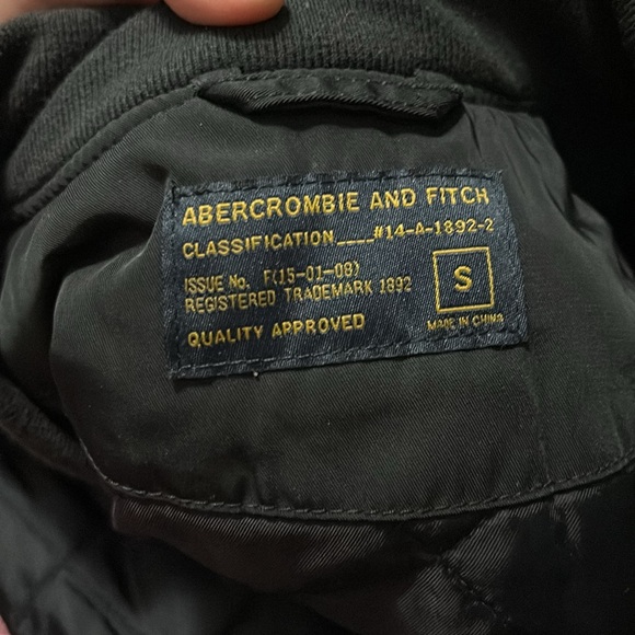 Abercrombie & Fitch black bomber jacket. Size S. - Picture 3 of 4